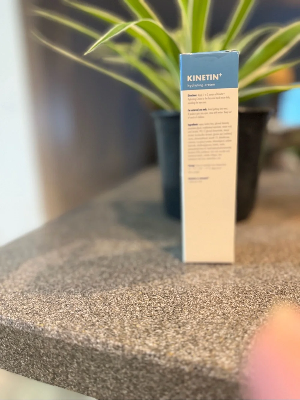 Obagi Kinetin Hydrating Cream - White and Light Blue Accents